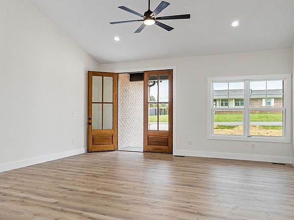 3rd image of 1506 Flintwood Ave
