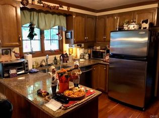 5036 Audrey Dr, North Syracuse, NY 13212