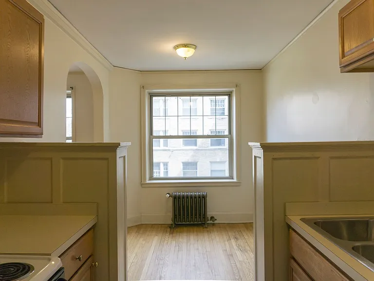 Elliott Apartments — Photo 64