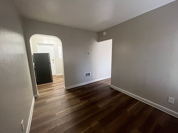 4th image of 1617 Gold Ave SE #H
