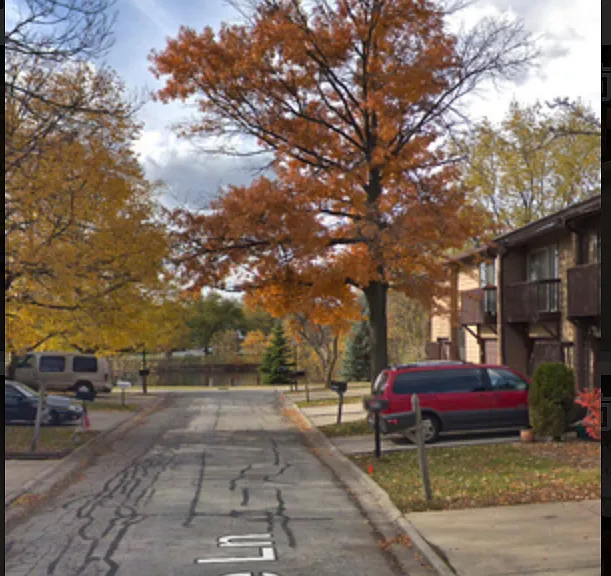 458 Skokie Ln — Photo 1