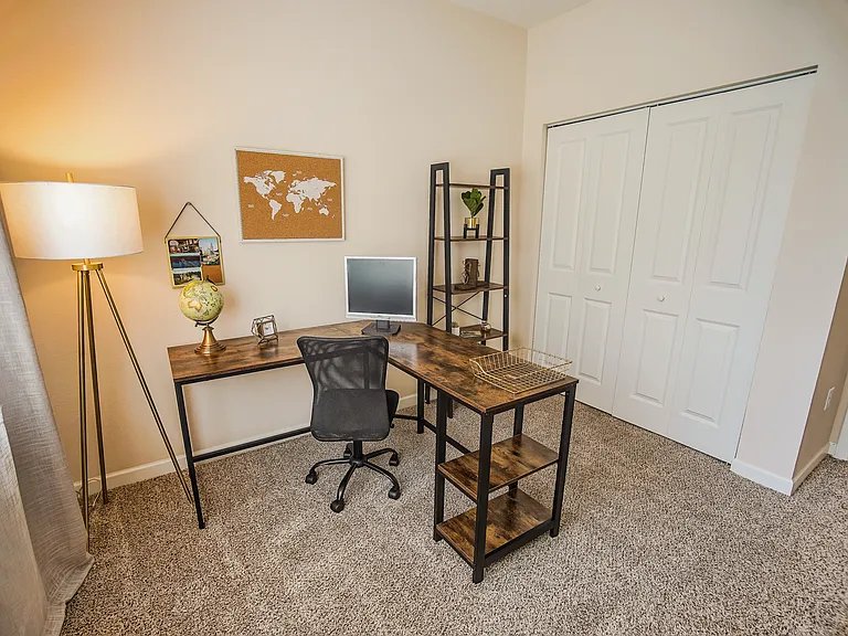 Chisholm Lake Apartments — Photo 22
