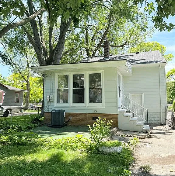266 W Bennett Ave — Photo 4