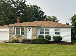 5540 E Lake Rd, Sheffield Lake, OH 44054