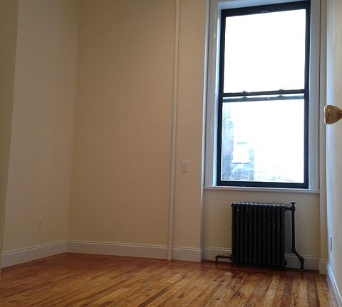 4th image of 210 W 16th St APT 3E