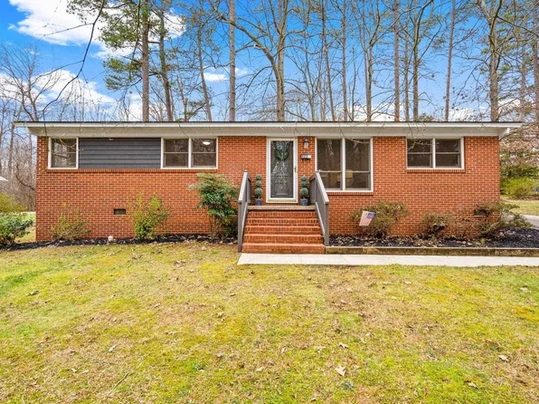 925 N Dogwood Ave, Siler City, NC 27344