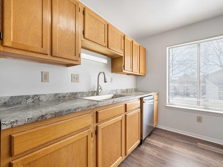 Foxridge Apartment Homes — Photo 164
