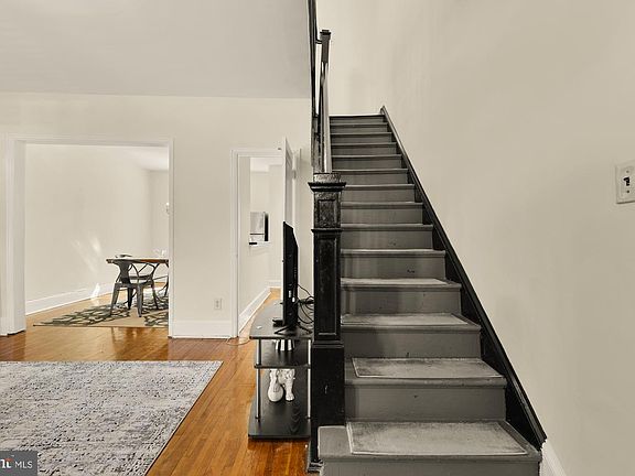 5th image of 1433 Montello Ave NE