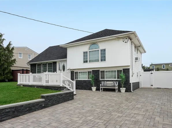 172 Thompson Avenue, Oceanside, NY 11572