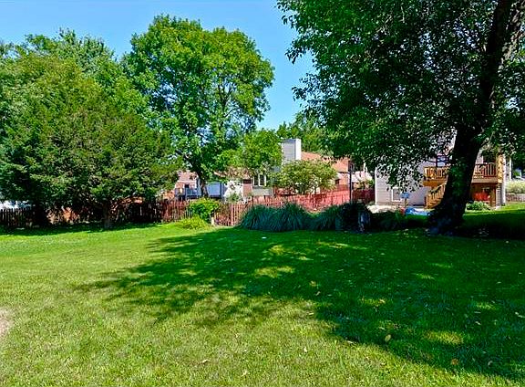 5th image of 8611 Florence Ave