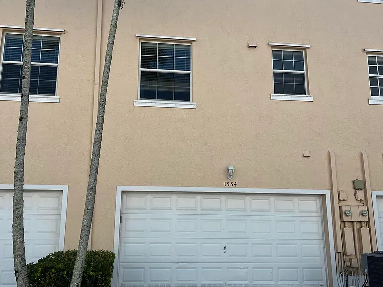 1554 Limetree Bay Ave — Photo 29