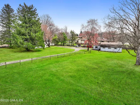 60 Locust Rd, Greenwich, CT 06831