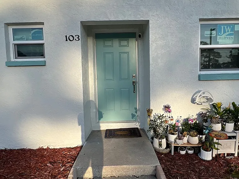2041 Agora — Photo 15