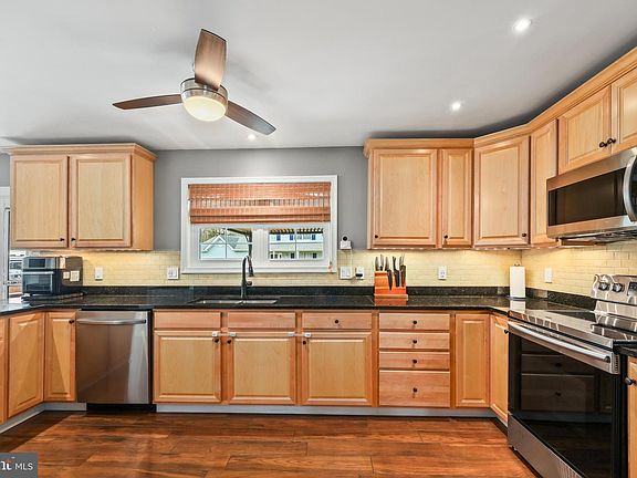 4th image of 36 Dorothy Ln