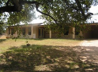 106 Oleander Dr, Highland Haven, TX 78654