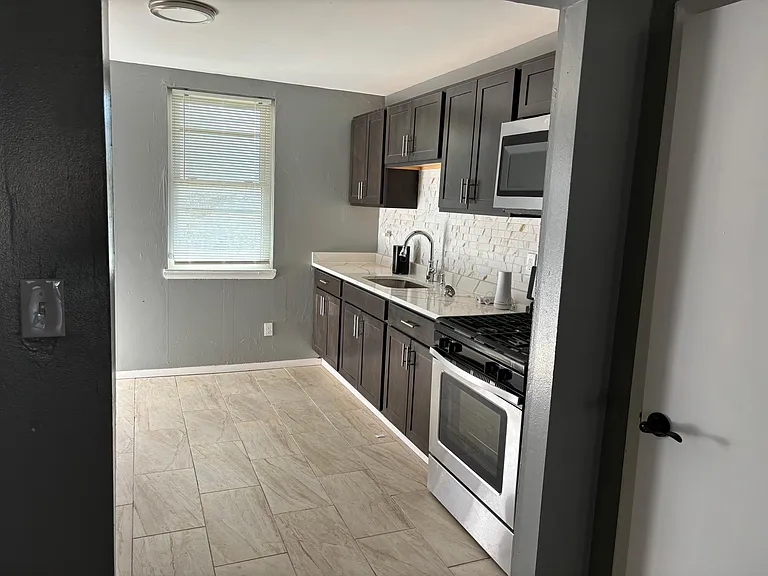 2333A Lauretta Ave — Photo 6