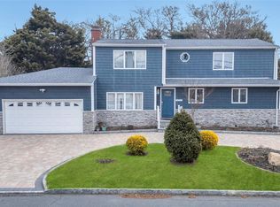 534 S Greene Ave, Lindenhurst, NY 11757