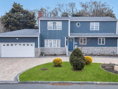 534 S Greene Avenue, Lindenhurst, NY, 11757