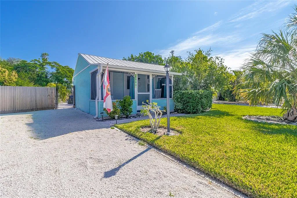 1 bed, 1.0 bath, 700 sqft, $4,250 — Photo 2