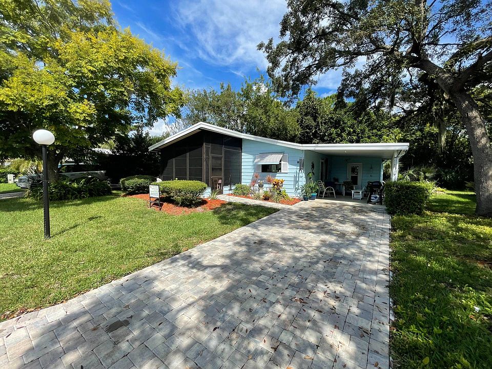 1st image of 52 Horseshoe Falls Dr