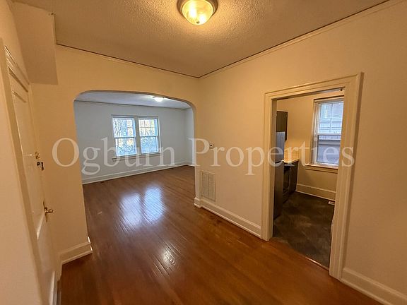 4th image of 1416 Glade St APT 1