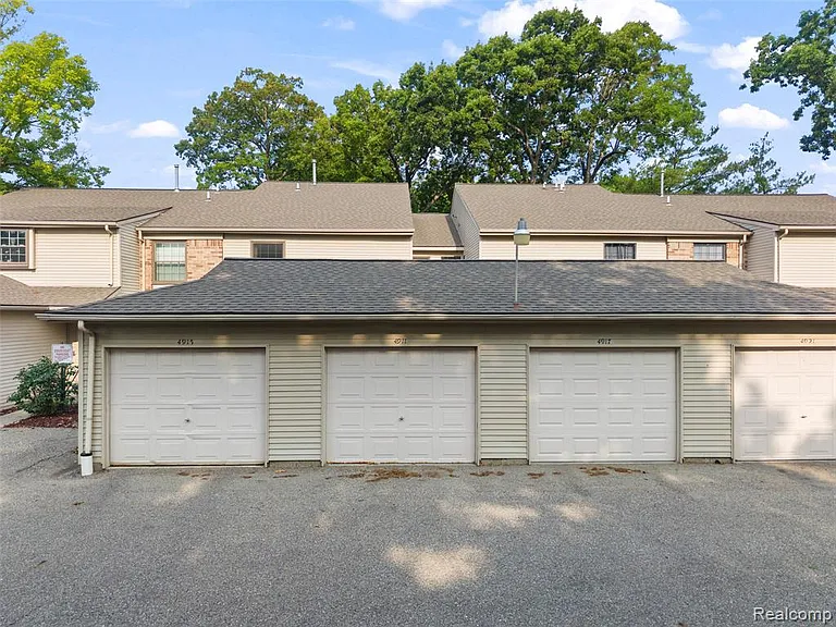 4911 Oak Hill Dr #3 — Photo 23