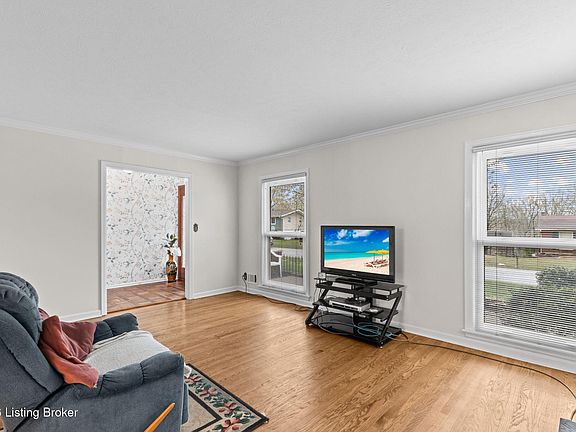 5th image of 8817 Lakeridge Dr