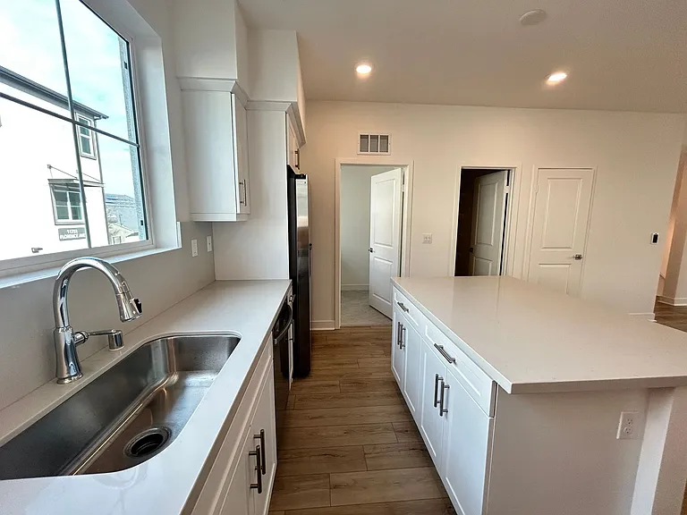 11753 Florence Ave — Photo 10