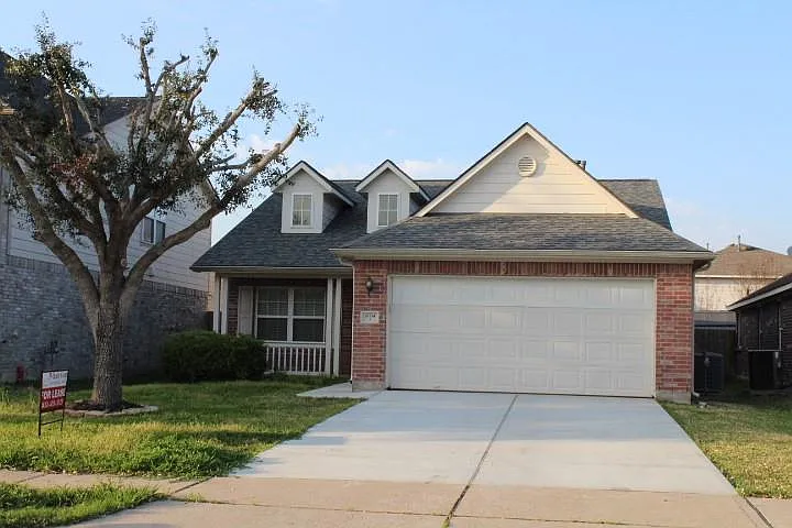 3 bed, 2.0 bath, 1538 sqft, $2,050 — Photo 2