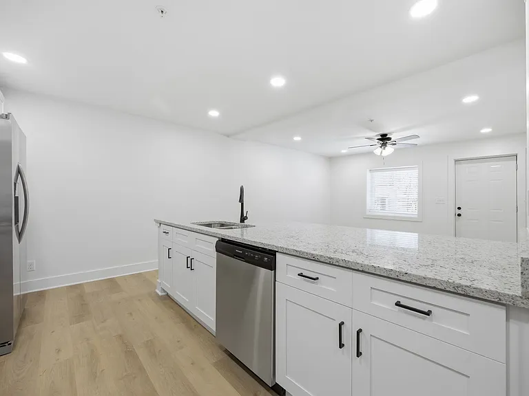 2903 15th Ave — Photo 8