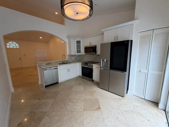7657 Sanctuary Dr, Pompano Beach, FL 33065