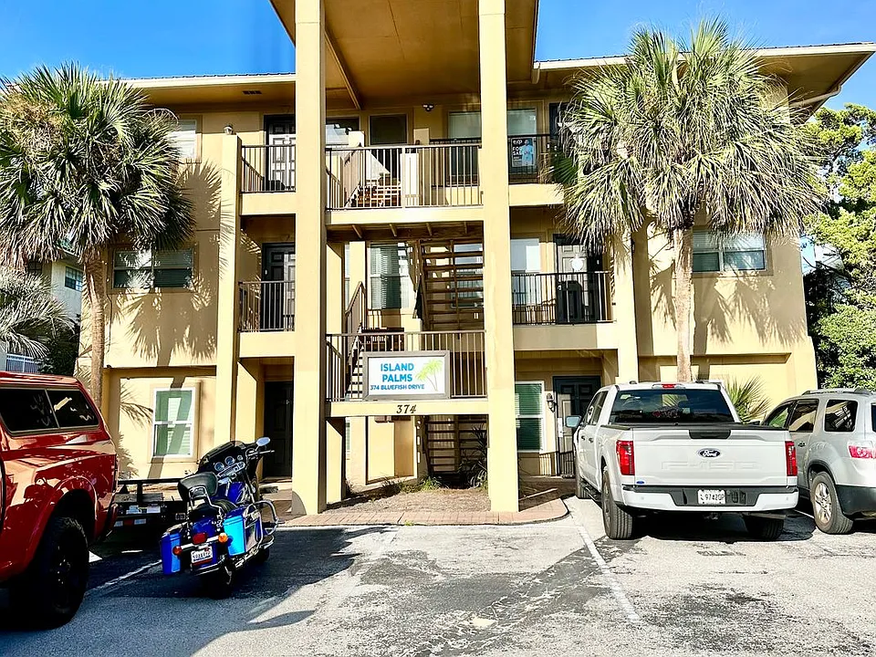 374 Bluefish Dr #2B