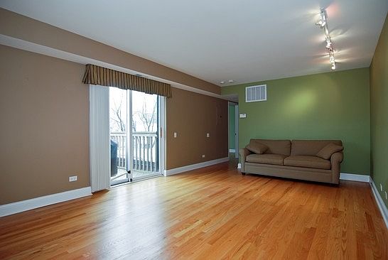 5th image of 2140 N Lincoln Ave APT 5301