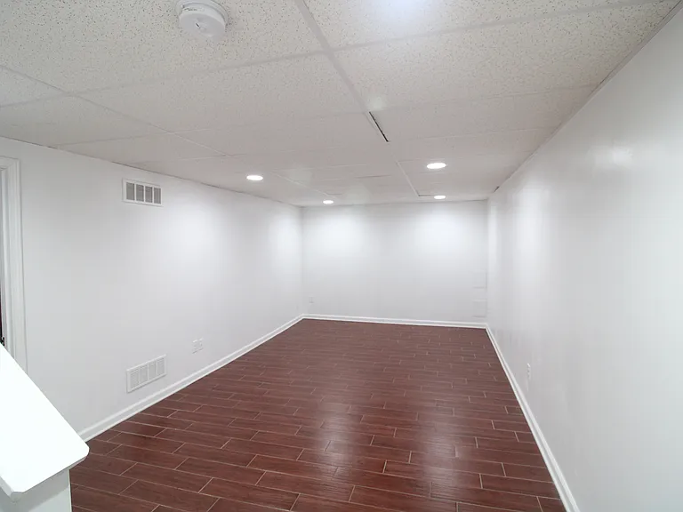 912 Oakwood Farms Ln — Photo 15