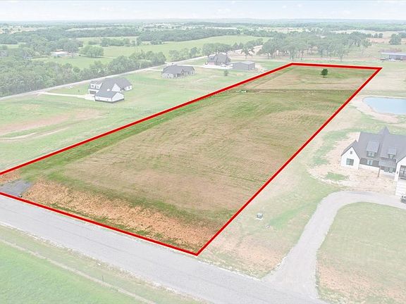 2nd image of 913 Club Lake Rd