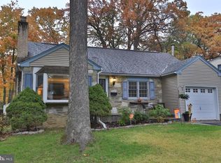 523 E Moreland Rd, Willow Grove, PA 19090