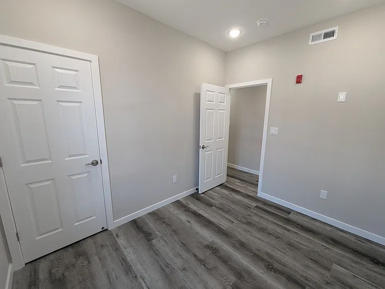 4995 W Thompson St — Photo 10