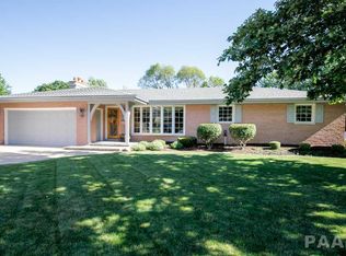 917 E Dunne St, Morton, IL 61550