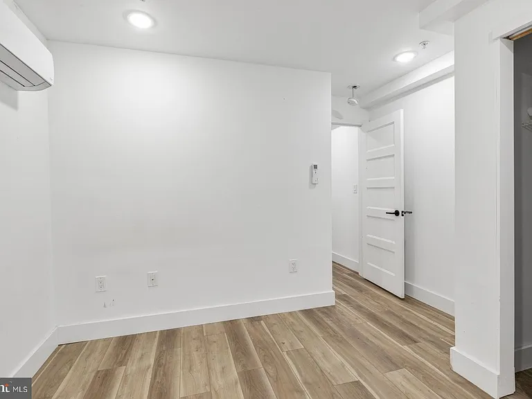1153 N Front St #1R — Photo 25