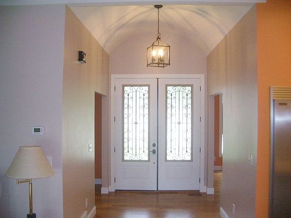 11ft Arched Foyer