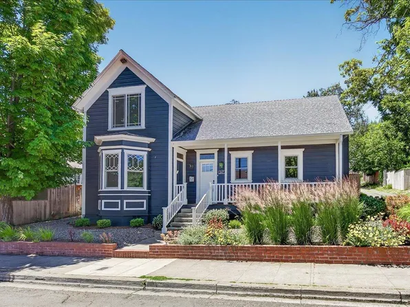 117 High St, Ashland, OR 97520