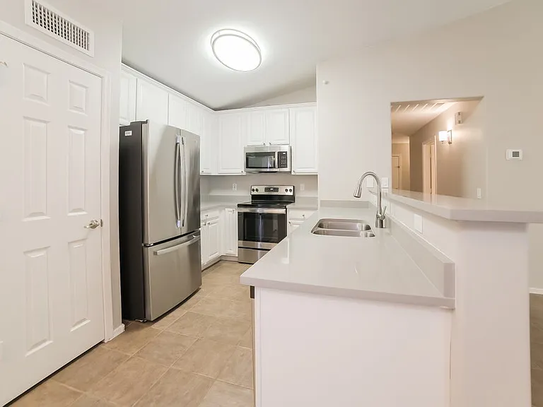 12557 W Mandalay Ln — Photo 7
