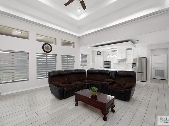 3rd image of 6089 Surrey Ln