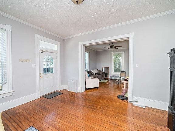 3rd image of 105 Yeardley Ave