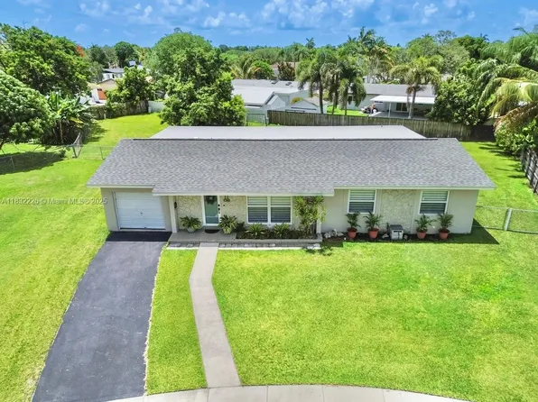 9360 SW 185th St, Cutler Bay, FL 33157