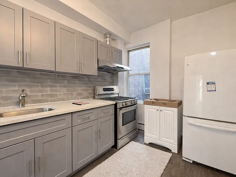 7208 Forest Ave #1F — Photo 2