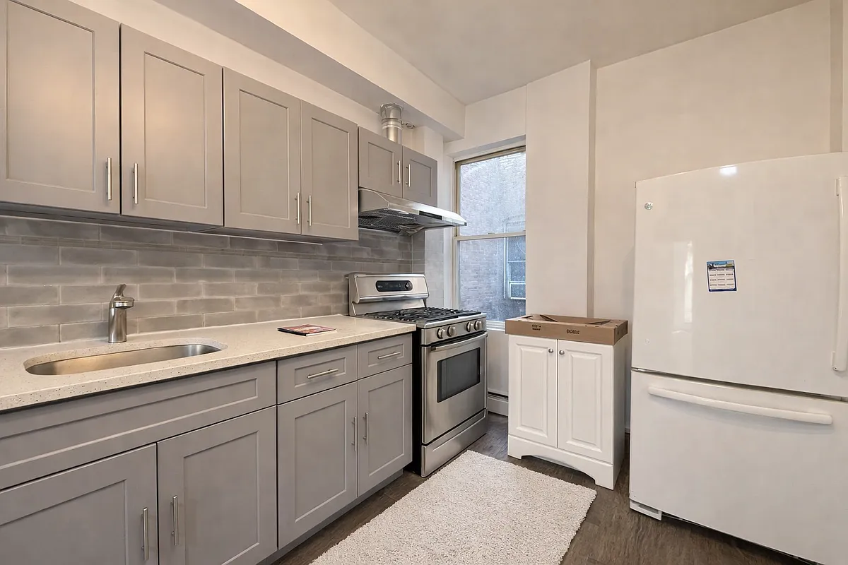 Building Photo - 7208 Forest Ave #1F