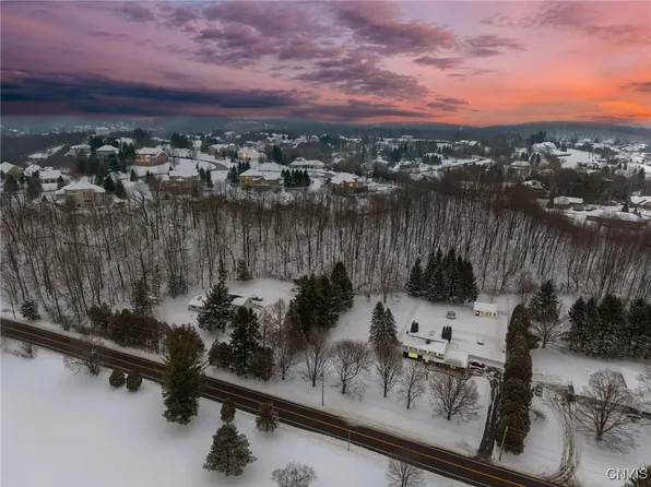 1077 Nottingham Rd, Jamesville, NY 13078