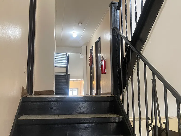 1107 W Cermak Rd #6 — Photo 11