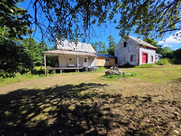 15 Falls Road, Solon, ME 04979